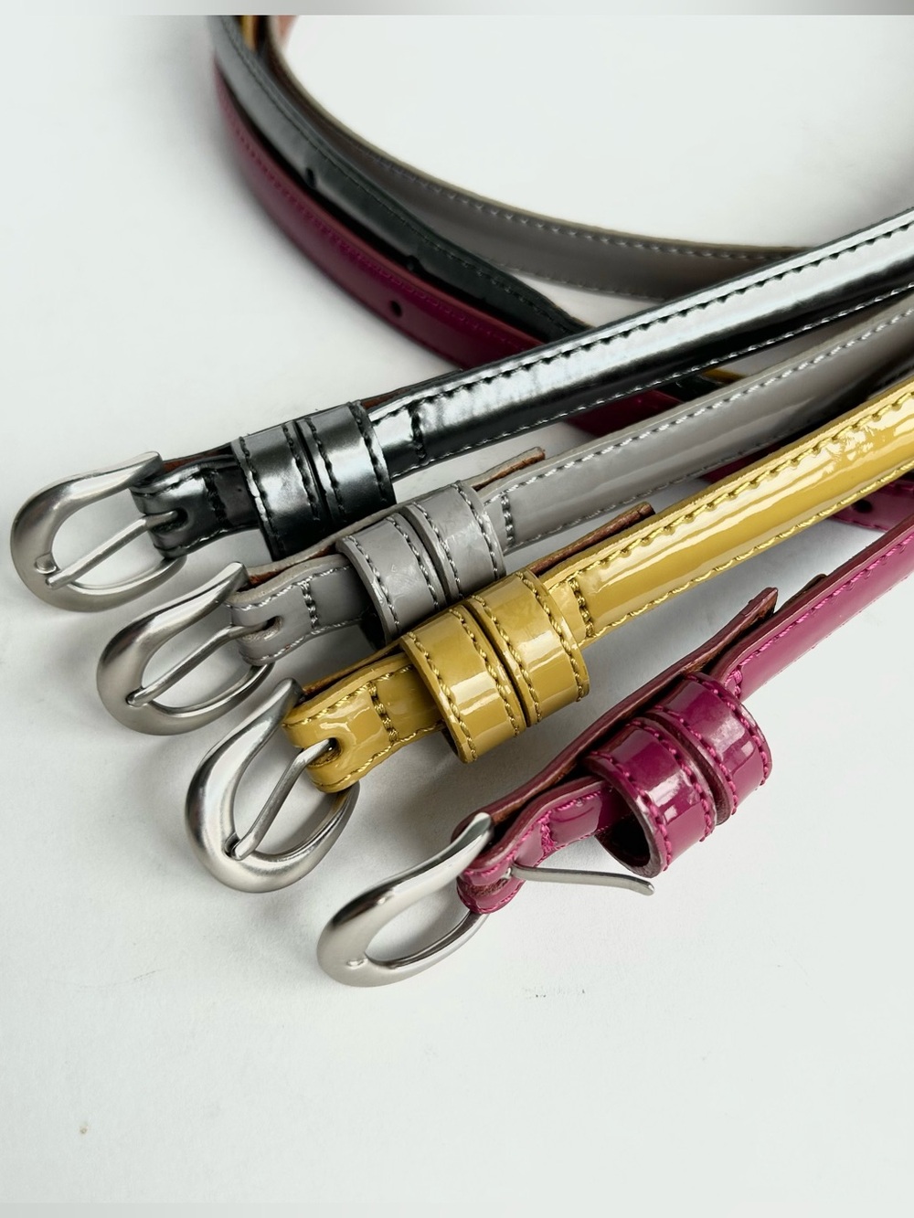 4 X Uniqlo lacquered leather skinny belt - Picture 4 of 10